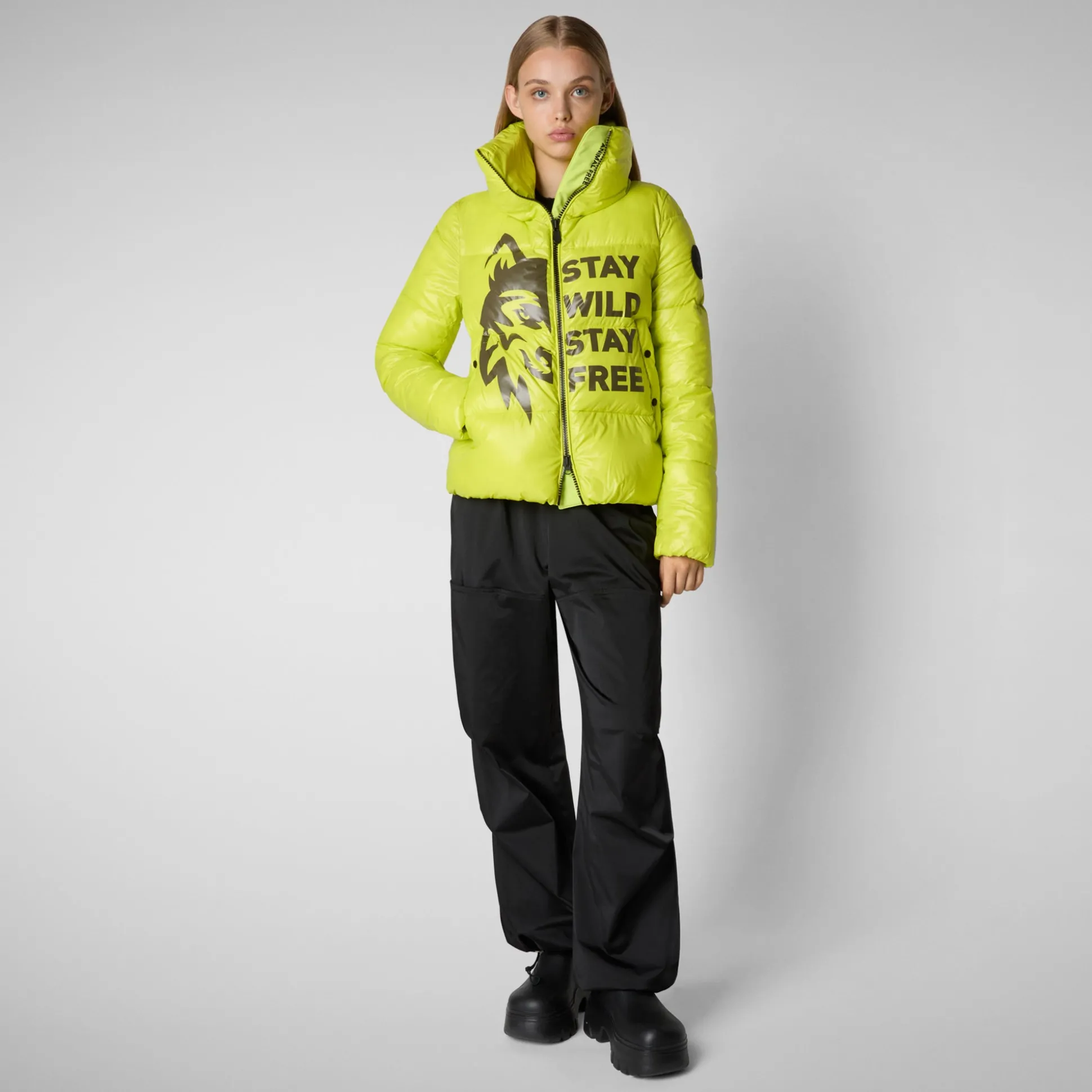 Women's animal free Puffer jacket Ivy in lichen green wolf print