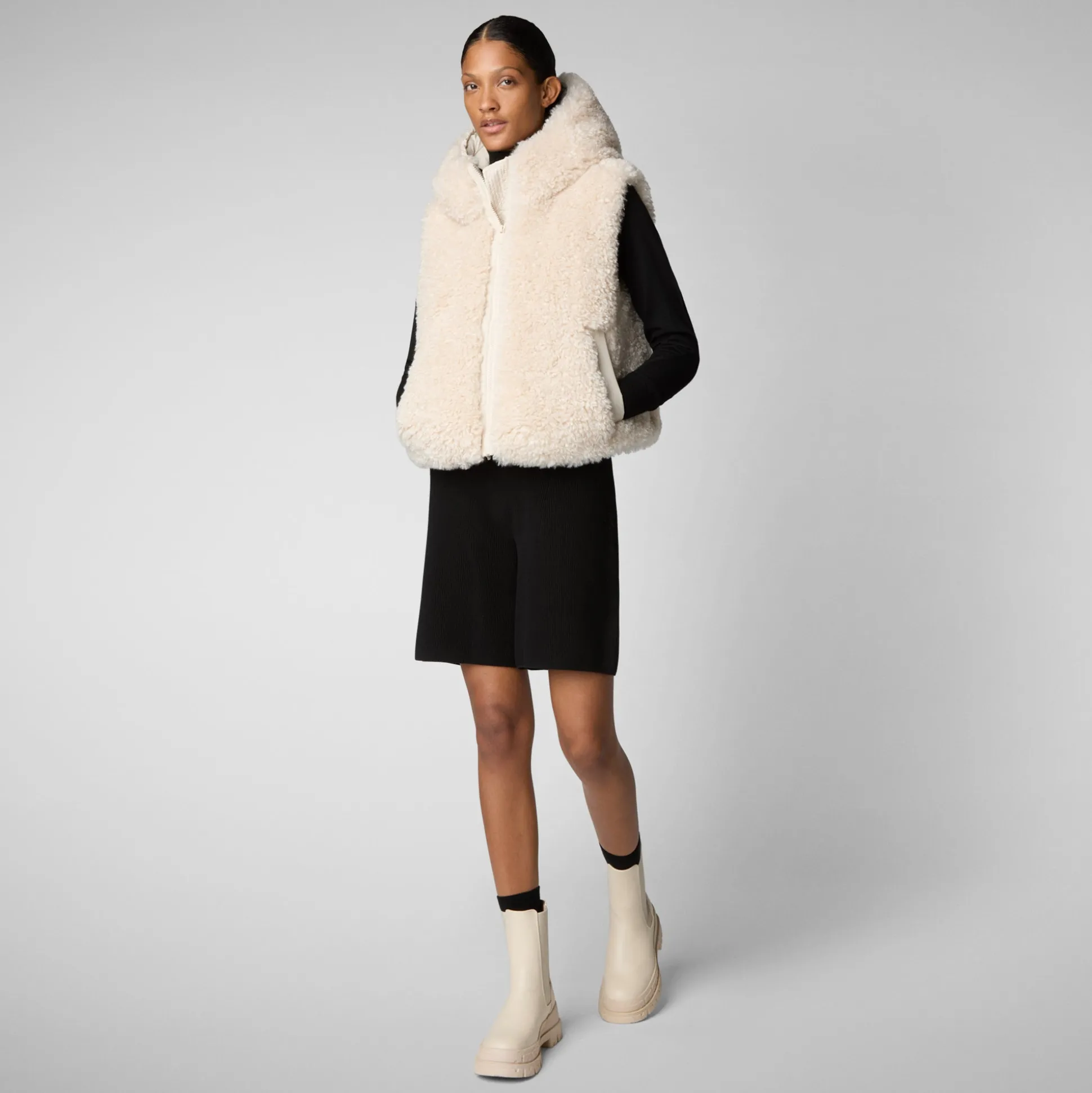 Women's hooded vest Klara in shore beige