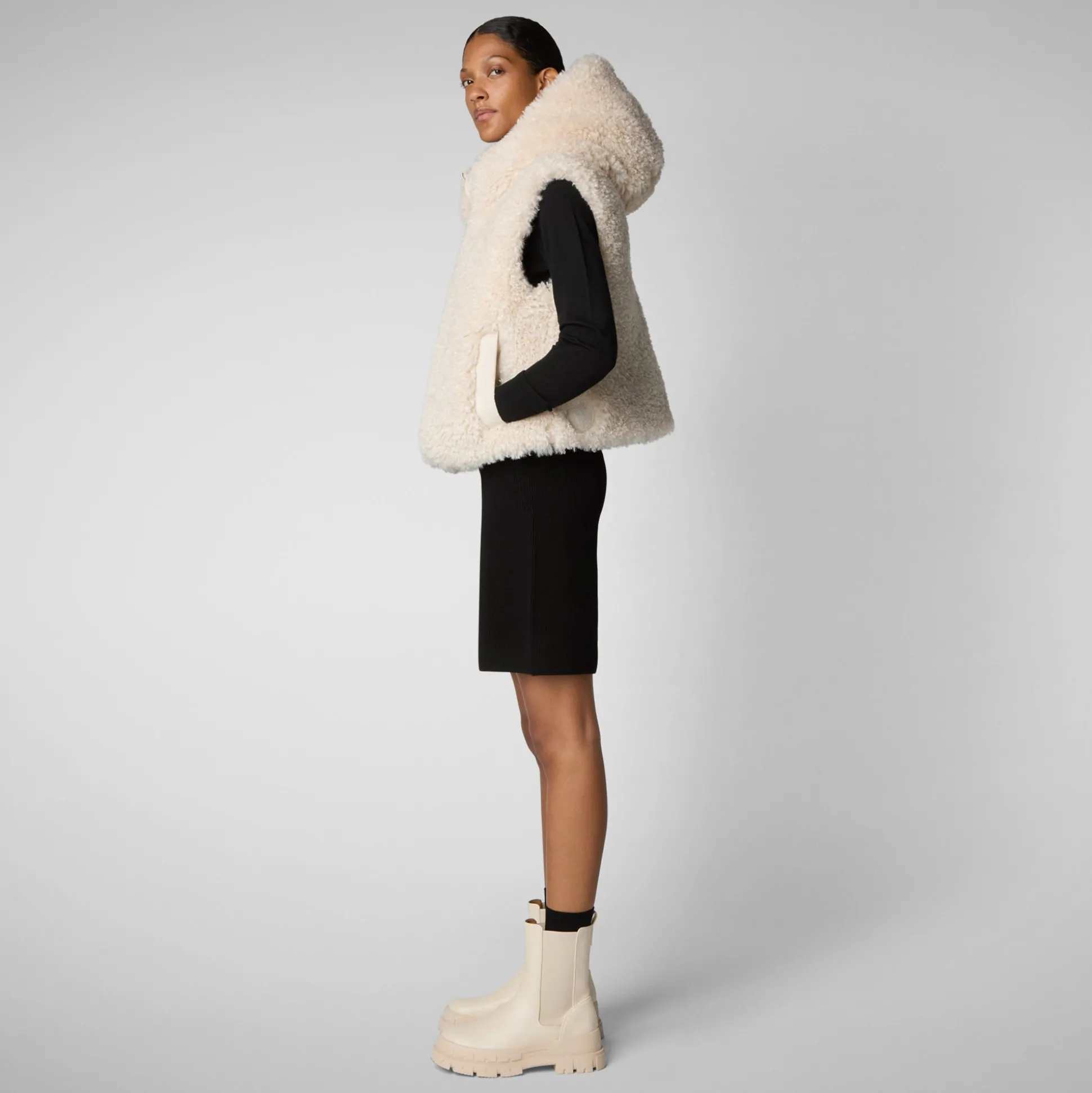 Women's hooded vest Klara in shore beige