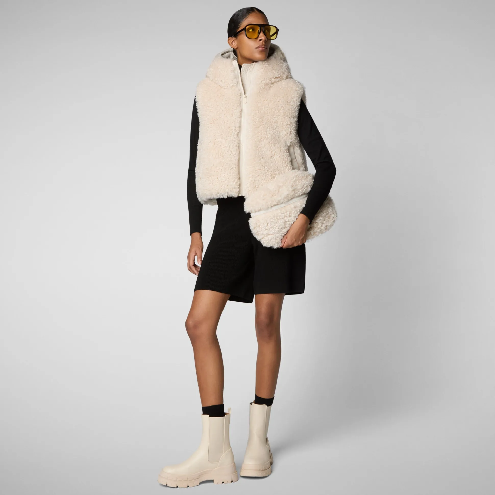 Women's hooded vest Klara in shore beige