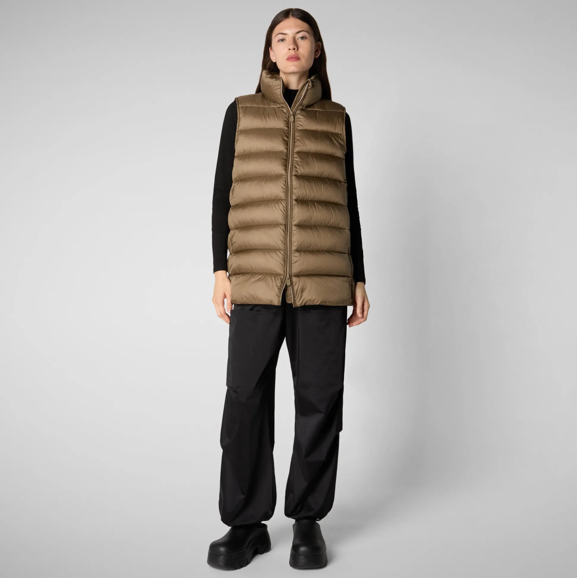 Women's quilted vest Coral in HUSK GREEN